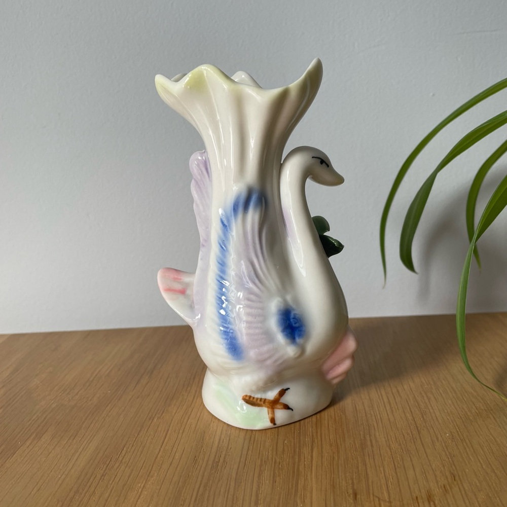 Mid-century Porcelain Swan Bud Vase with Pastel Accents - Picture 2 of 14